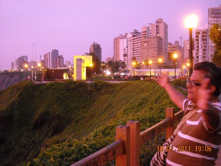 MIRAFLORES, FRENTE AL MAR